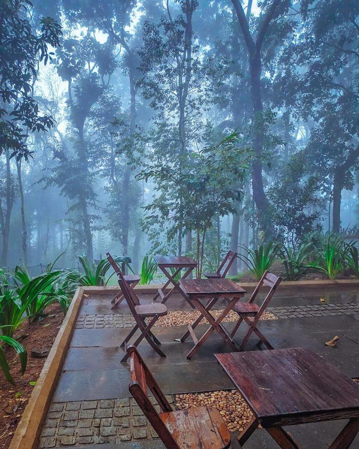 Greenwoods Resort, Thekkady Exterior photo