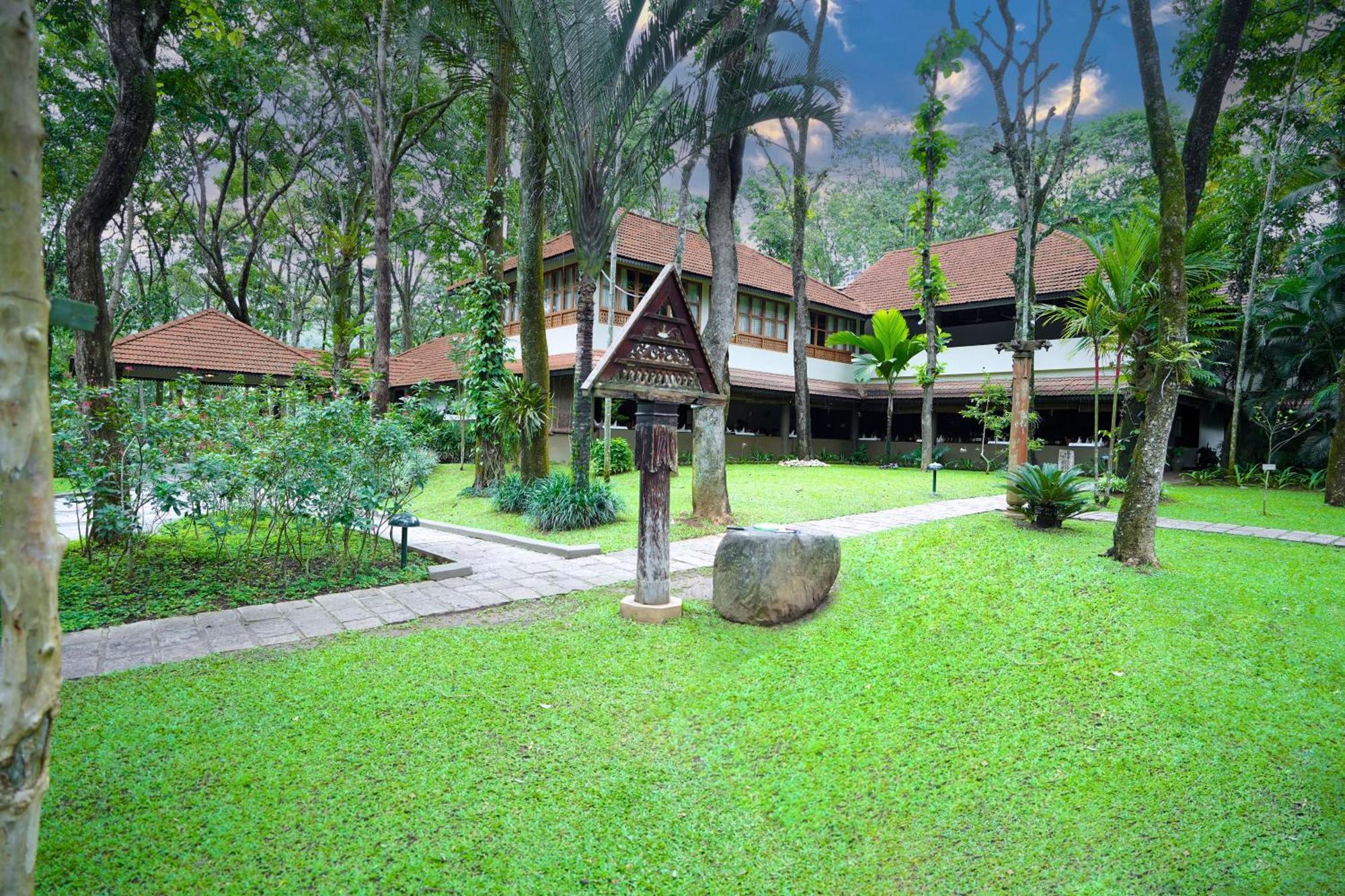 Greenwoods Resort, Thekkady Exterior photo