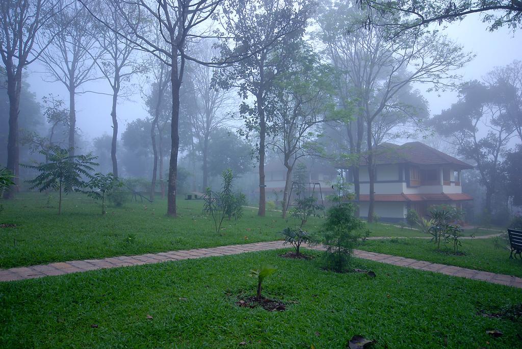 Greenwoods Resort, Thekkady Exterior photo